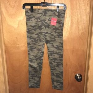 SPANX Sage Camo Cropped Leggings Look At Me Know Seamless Leggings sz Large